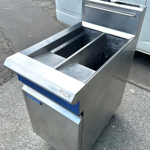 Blue Seal Evolution Series GT46 - 450mm Twin Pan Gas Fryer With Warranty (Refurbished)