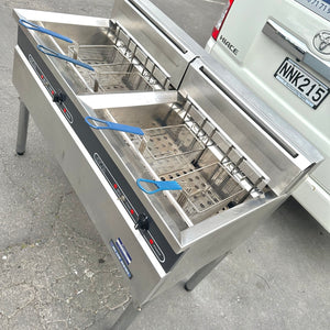 Blue Seal Evolution Series E604 - 1200mm Electric Deep Fryer With Warranty