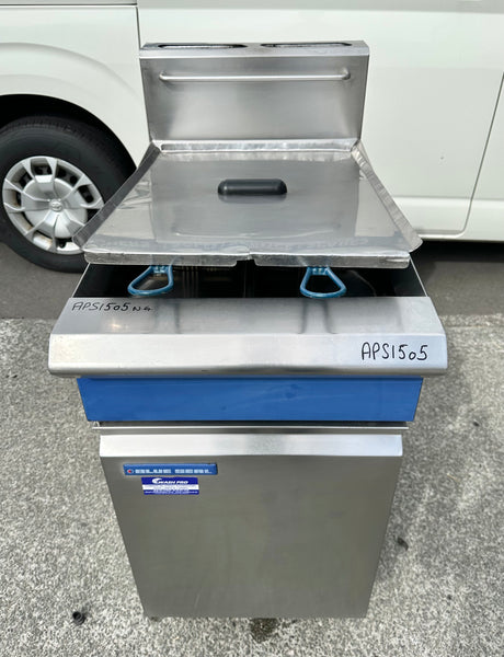 Blue Seal Evolution Series GT46 - 450mm Twin Pan Gas Fryer With Warran