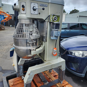 HOBART H600 Mixer With Electric Lift Bowl And Paddle APS835